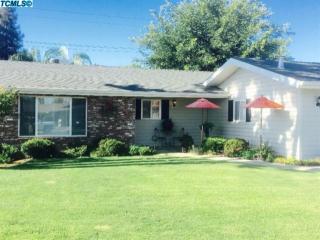 3827 Howard Ave, Visalia, CA 93277-4029