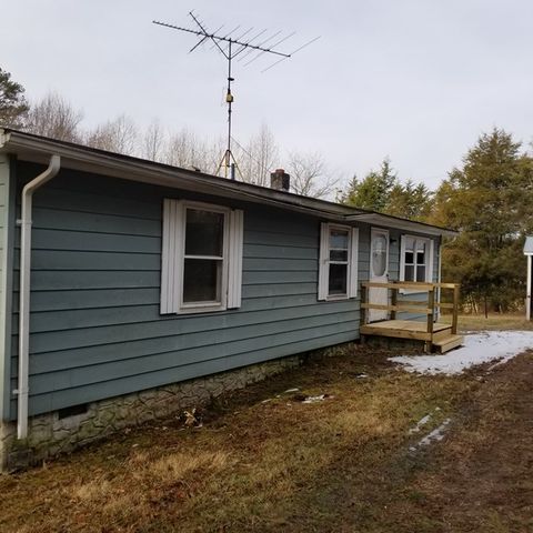 1214 New Hope Rd, Skipwith, VA 23968-1733