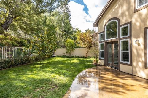 1098 Rexford Ln, Anaheim CA  92808-2333 exterior