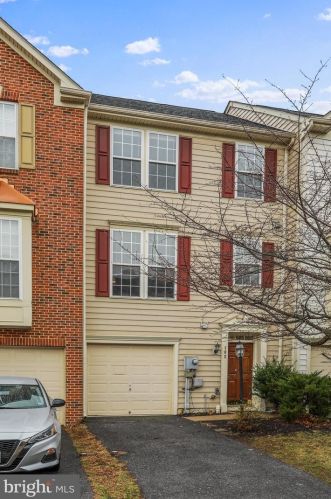 102 Lullwater Way, Falling Waters, WV 25419-4311