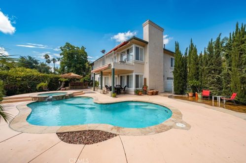 5120 Victoria Hill Dr, Riverside, CA 92506-1450
