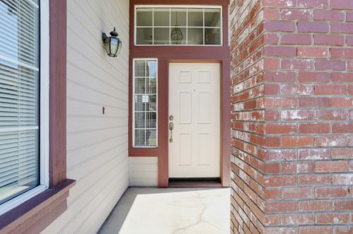 725 Chenin Blanc Dr, Manteca, CA 95337-6867