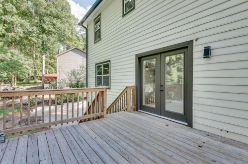 5068 Cold Springs Dr, Lilburn GA  30047-3776 exterior
