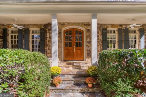 4415 Jett Rd, Atlanta, GA 30327-3558