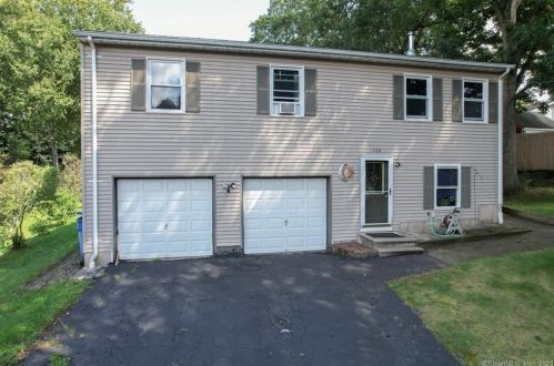 206 Townsend Ave, Waterbury, CT 06705-3061
