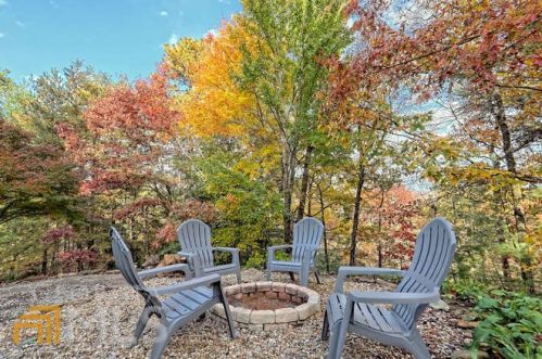 25 Seneca Ln, Lakemont, GA 30552-1624