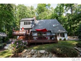 2005 Church Rd, Bethlehem, PA 18015-9017
