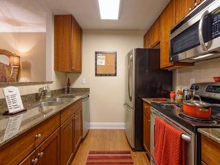 100 Pinhurst Dr, Atlanta GA  30339-3641 exterior