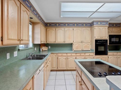 4344 Selkirk Dr, Fort Worth TX  76109-5043 exterior