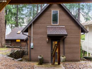 18446 Willamette Dr, Portland, OR 97267-6011