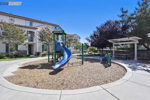 330 Belshaw Dr, Milpitas CA 95035-5472 exterior