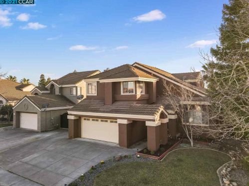 713 Derry Cir, Vacaville, CA 95688-8511