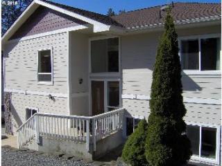 7160 Parkview Dr, Harbor, OR 97415-2551