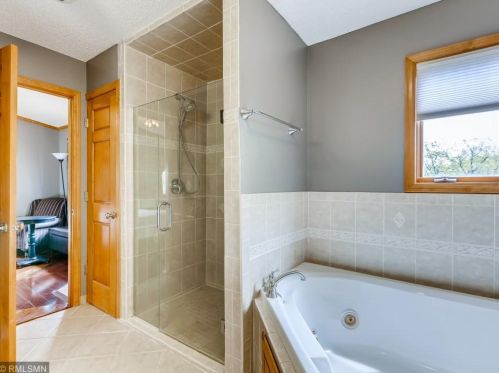 2265 James Ct, Saint Paul MN  55122-2317 exterior