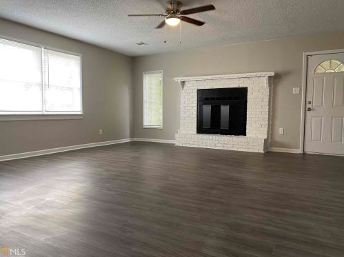 101 Virginia Dr, Warner Robins, GA 31093-2322