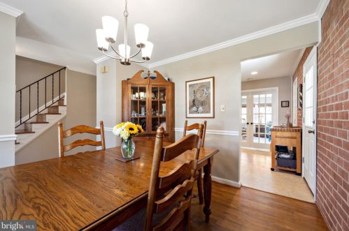 6705 Little Ann Ct, Springfield VA  22152-2629 exterior