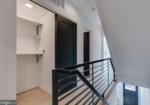 526 24th St, Philadelphia PA  19146-1054 exterior