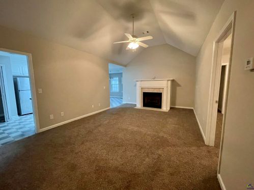 215 Bayside Dr, Warner Robins, GA 31088-5940