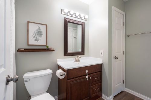 1715 Hickory Hl Dr, Saint Paul MN  55122-2412 exterior