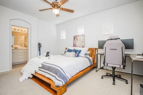 72 Salton, Irvine CA  92602-2425 exterior