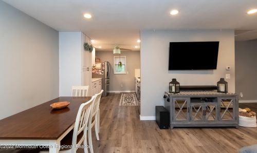 693 Lake Barnegat Dr, Lacey Township, NJ 08734-2137