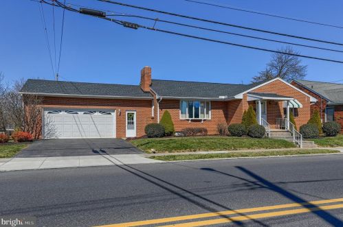 205 Elm Ave, Hanover, PA 17331-1826