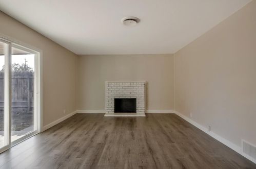 2106 Plaunt Dr, Modesto CA  95350-2600 exterior