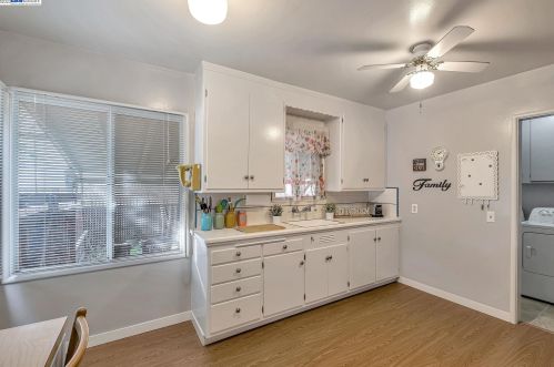 3222 Keith Ave, Hayward, CA 94546-2926