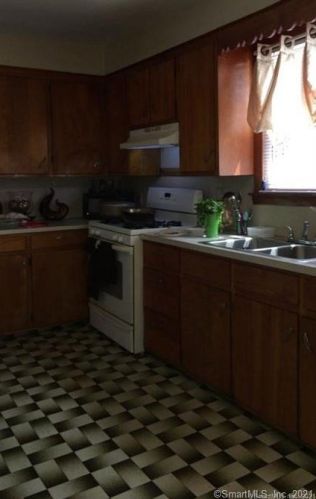11 Fairmount St, Waterbury, CT 06706-1608
