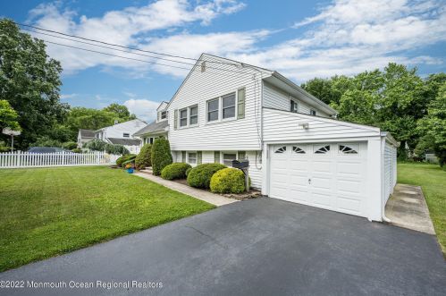 68 Libby Pl, Middletown, NJ 07748-2313