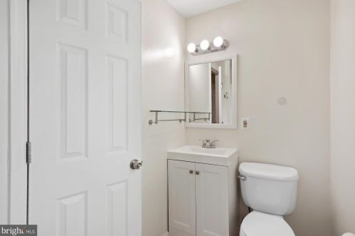 2 Sonata Ct, Silver Spring MD 20901-5064 exterior