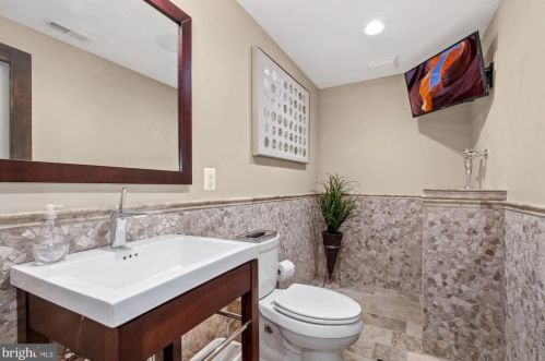 1500 Sandy Glenn Pl, Sandy Spring MD  20860-3007 exterior