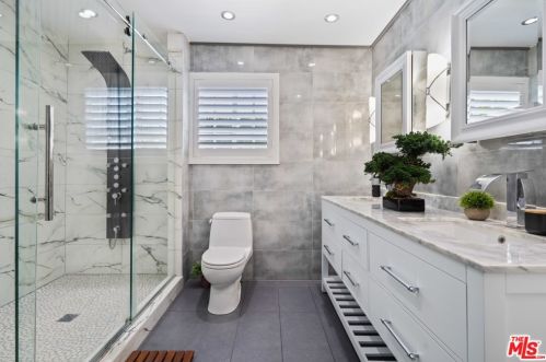 612 Ivy St, Glendale CA  91204-1027 exterior