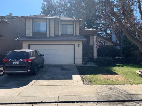 3824 Wichita Way, Modesto, CA 95357-1573