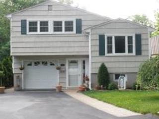 12 Riverside Dr, Parsippany NJ  07834-2133 exterior