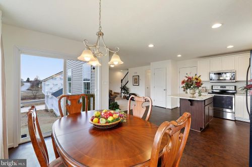 575 Ripple Dr, Hanover PA  17331 exterior