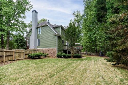 5105 Winding Rose Dr, Suwanee GA  30024-4063 exterior