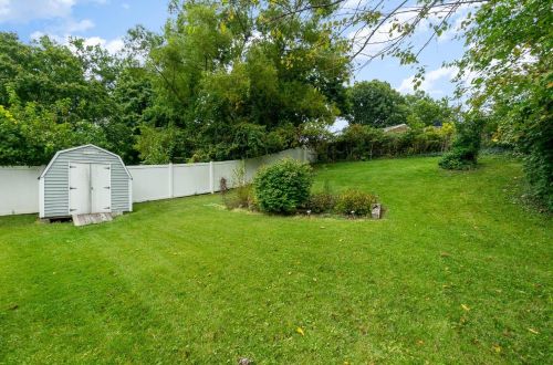 8974 Daly Rd, Cincinnati OH 45231-4637 exterior