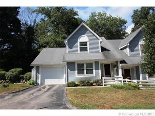 3 Meadow Lake Dr, Huntington, CT 06484-2973