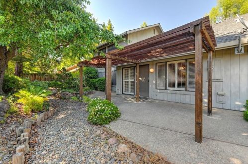 5301 Terrace Oak Cir, Fair Oaks, CA 95628-3633