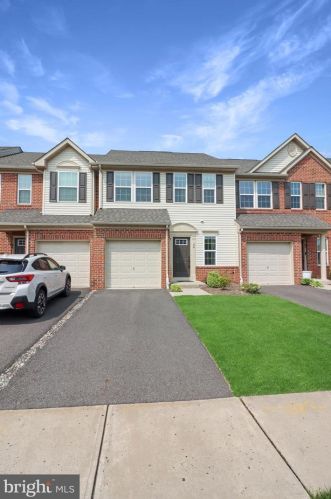 84 Sundance Dr, Trenton NJ  08619-3967 exterior