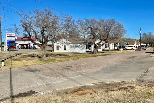 203 Chaffin St, Bonham, TX 75418-2202