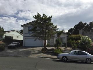 250 Bobolink Way, Rodeo, CA 94547-1527