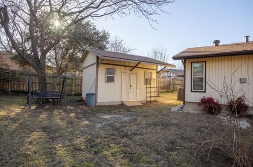 6208 Bellhurst Ct, Fort Worth TX  exterior