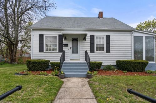 4 Johnson Ave, Providence, RI 02919-1421