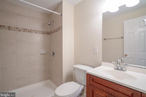 7716 Groveland Heights Ct, Springfield VA  22153-2255 exterior