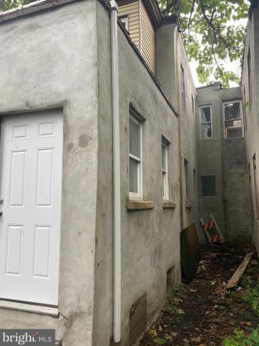 2843 13th St, Philadelphia, PA 19133-1209