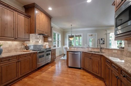 2459 Ellijay Dr, Atlanta GA  30319-3439 exterior