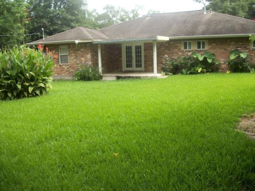 111 Shadylyn Dr, Conroe TX  77304-1740 exterior