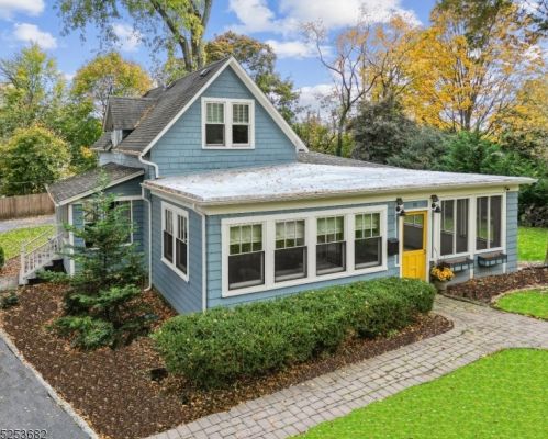 10 Edgehill Ct, Town Center, NJ 07052-4911
